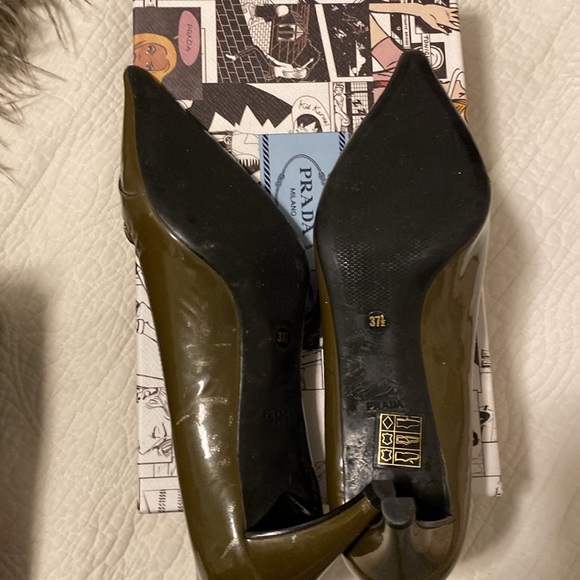 Prada Women's Olive Green Heels - Picture 3 of 3